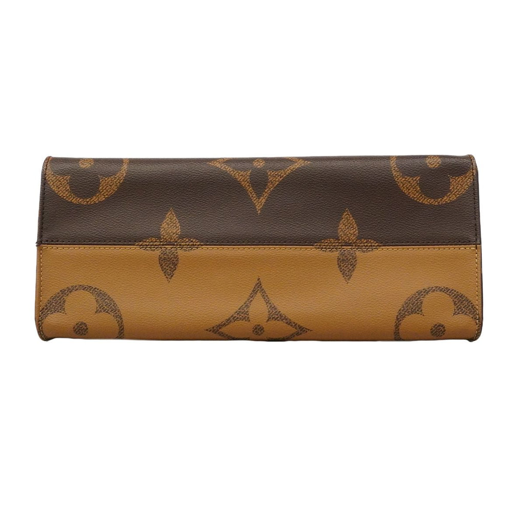 Louis Vuitton Tote Monogram Giant Reverse on the Go MM Brown 2-Way — view 3