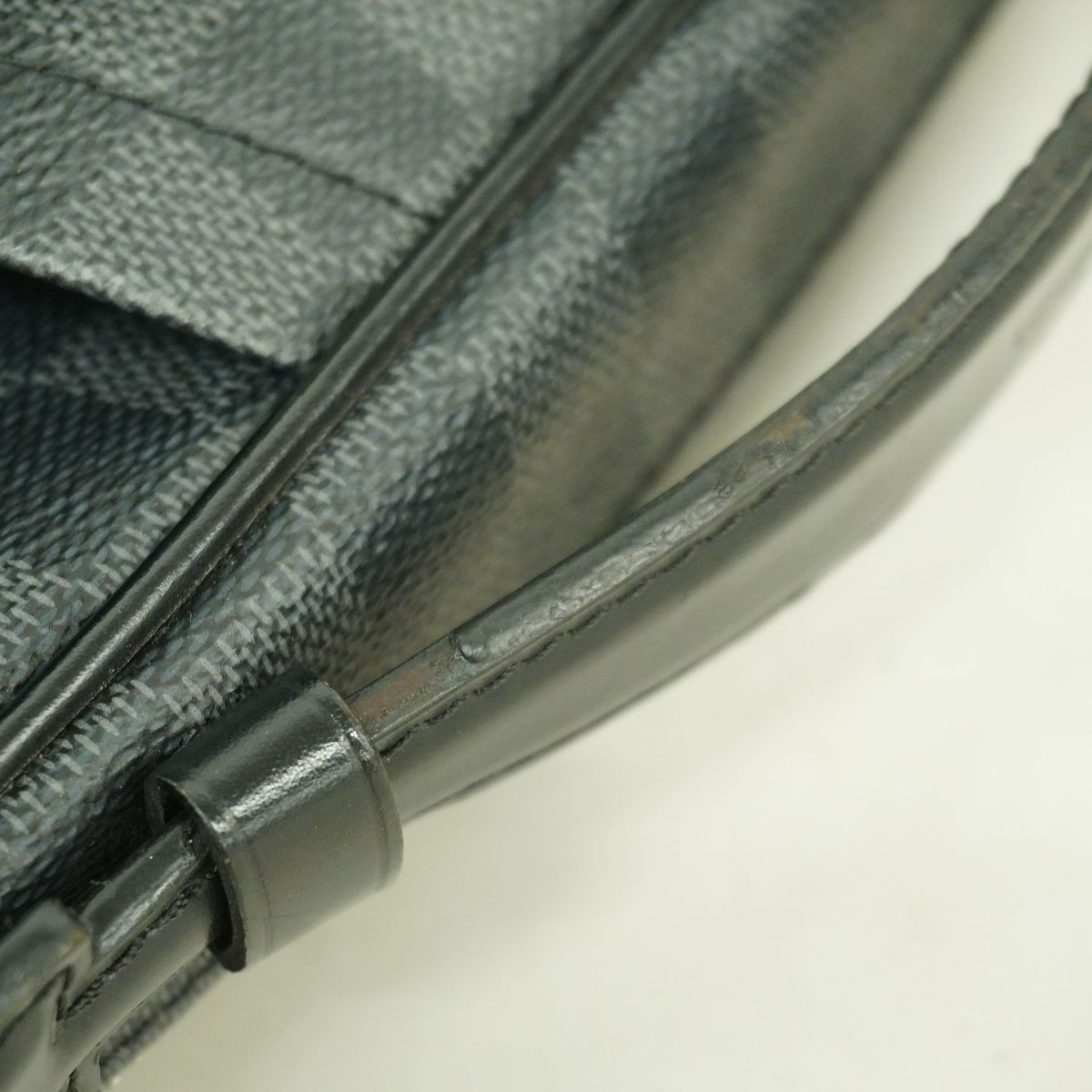 Louis Vuitton Belt Bag Damier Graphite Ambler Black Gray — view 8
