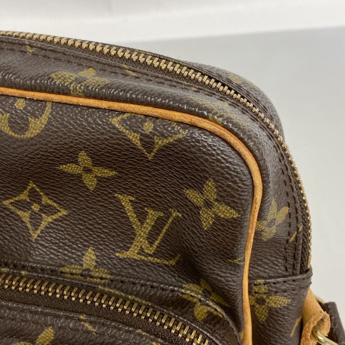 Louis Vuitton Shoulder Bag Monogram Amazon Brown — view 8