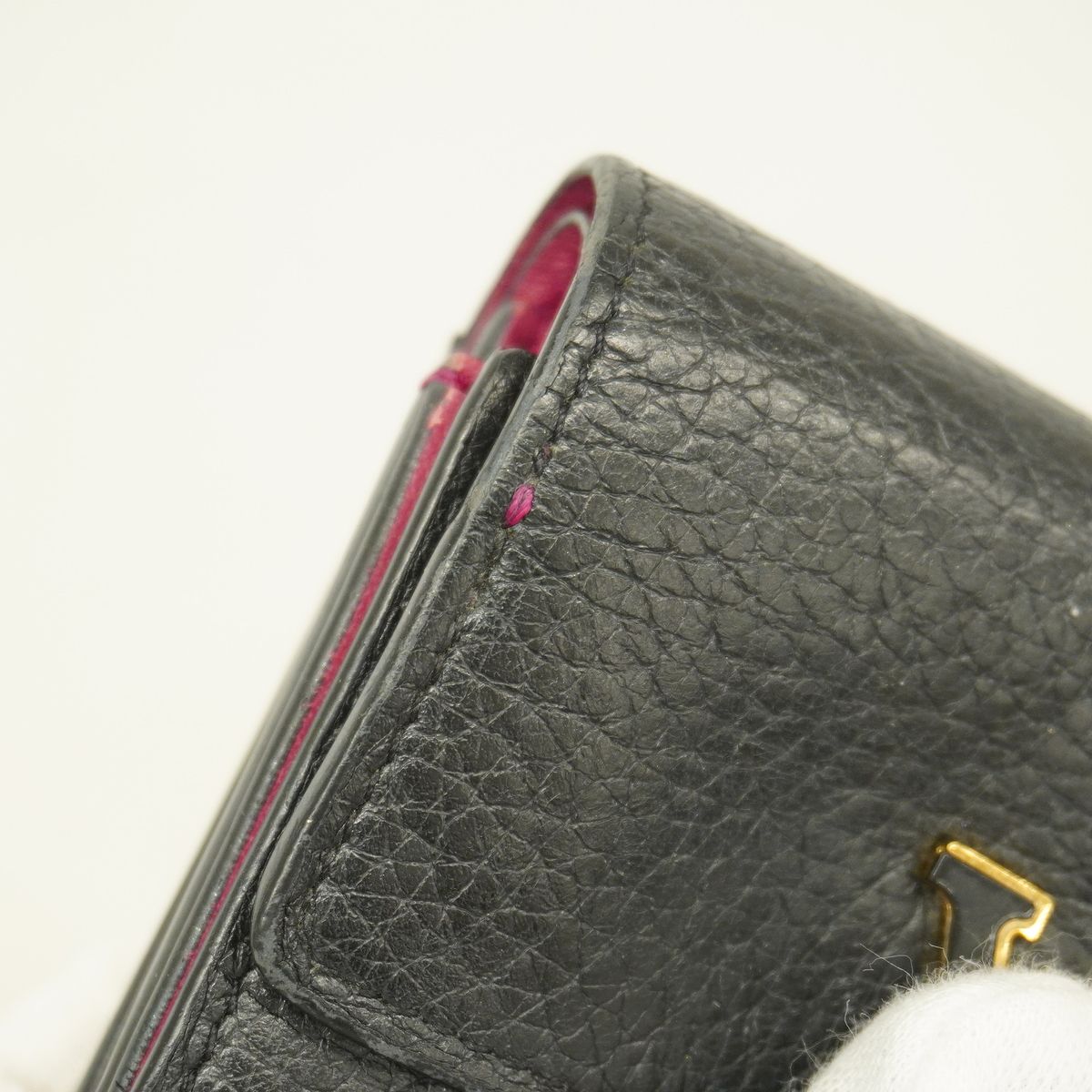Louis Vuitton Trifold Wallet Taurillon Portefeuille Capucines XS Noir — view 8