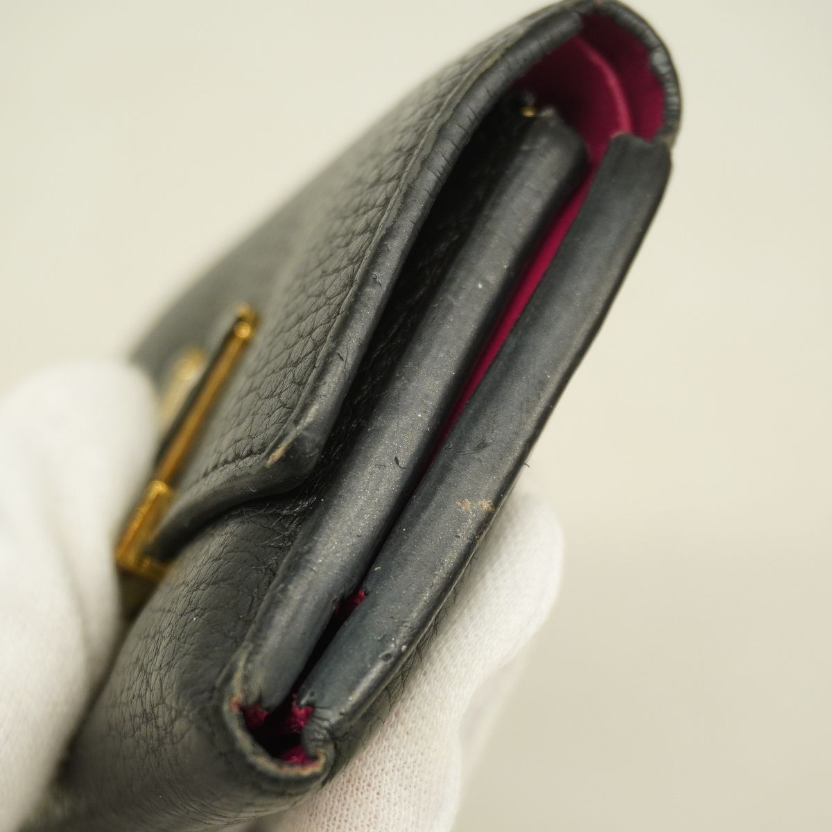 Louis Vuitton Trifold Wallet Taurillon Portefeuille Capucines XS Noir — view 7