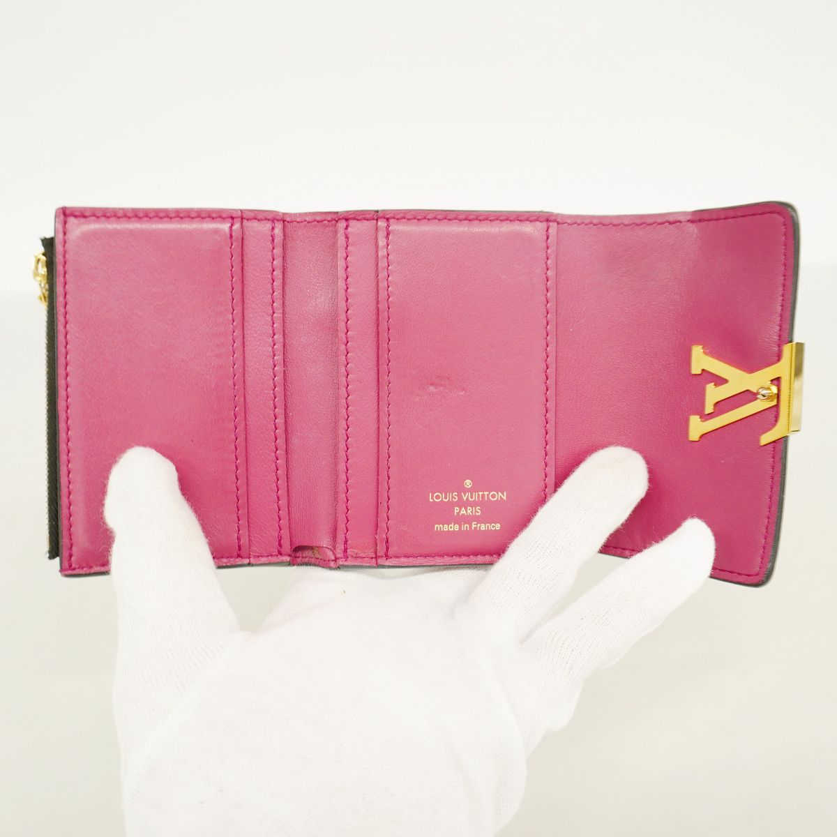 Louis Vuitton Trifold Wallet Taurillon Portefeuille Capucines XS Noir — view 3