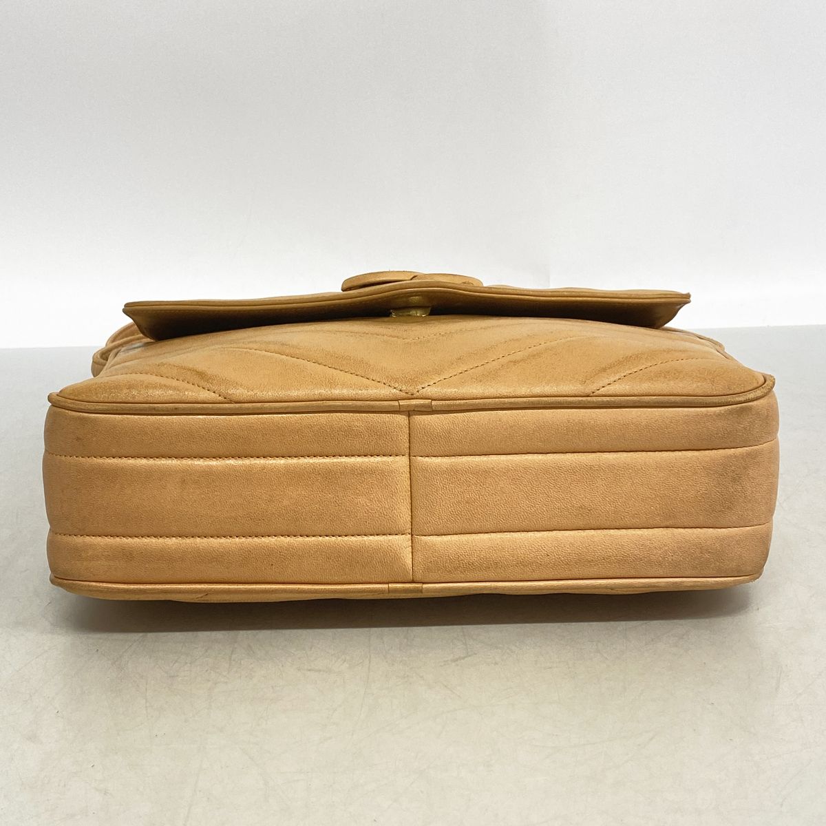 Chanel Shoulder Bag V-stitch Lambskin Brown Gold — view 3