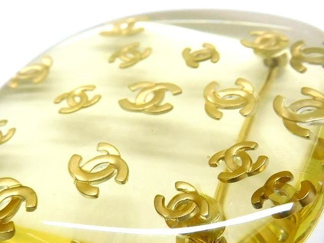 Chanel Brooch Plastic CC Logo Antique Vintage — view 3