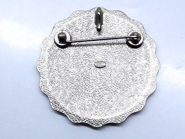 Chanel 99A Brooch Round Antique Vintage — view 2