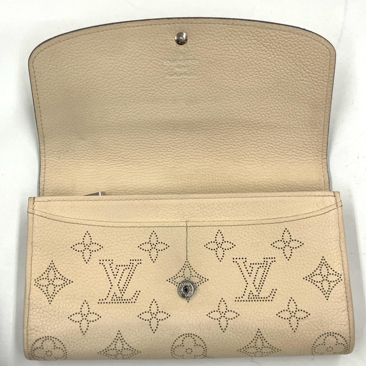Louis Vuitton Mahina Portefeuille Iris Bifold Wallet Ivory — view 8