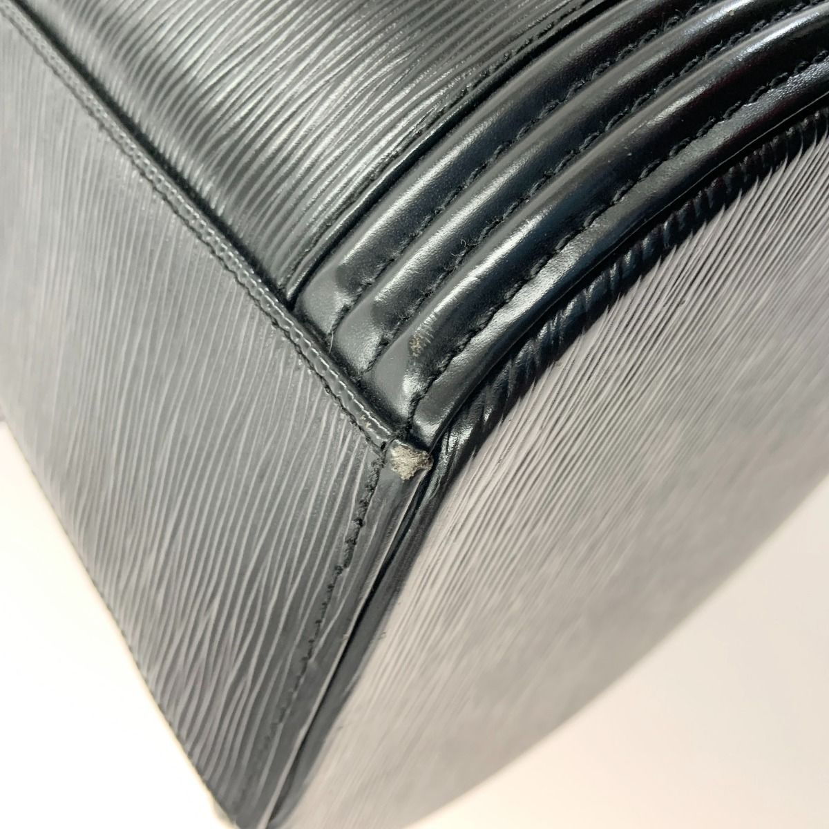 Louis Vuitton Epi Cannes Handbag Noir — view 3