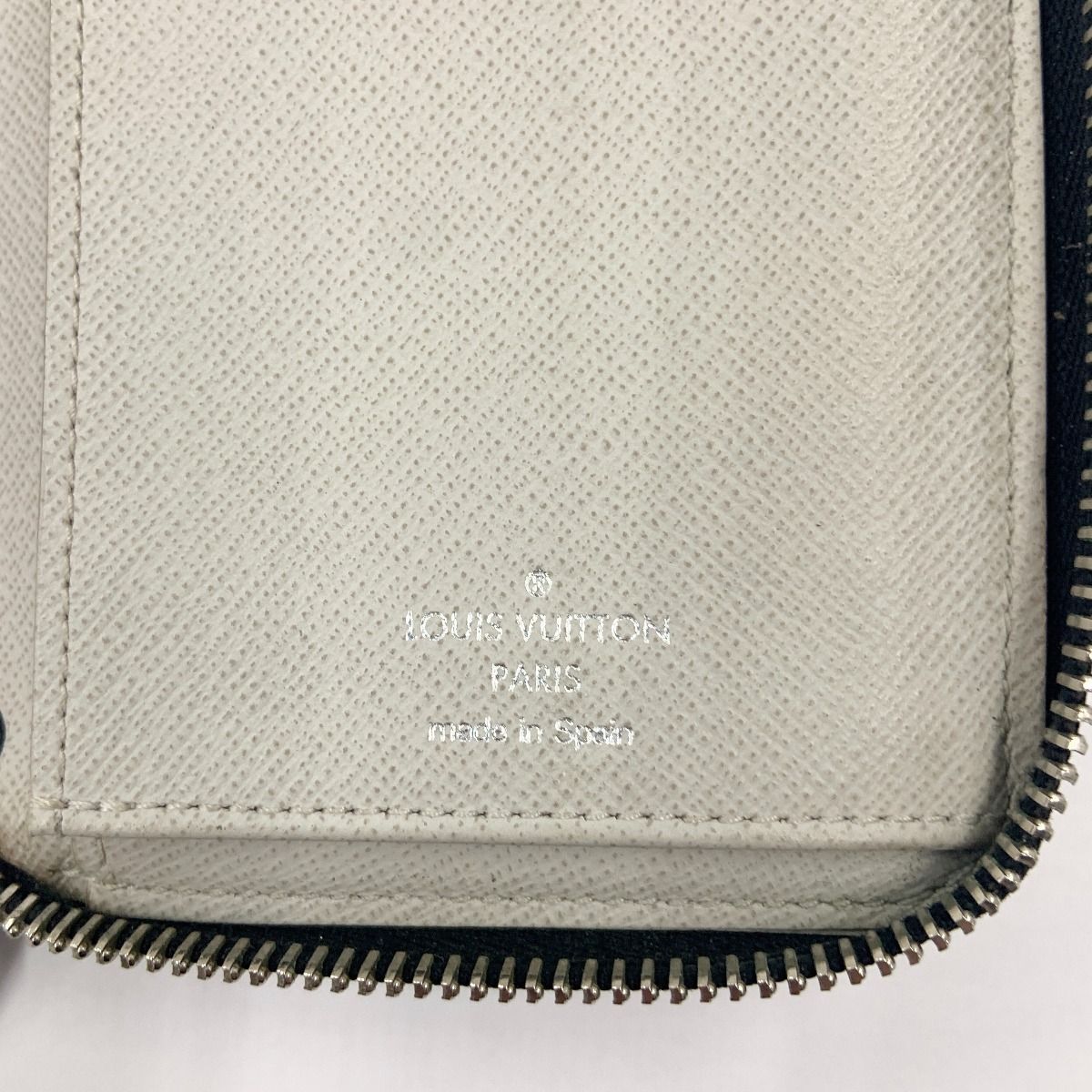 Louis Vuitton Taigarama Zippy Wallet Vertical Zip Around Gray — view 6