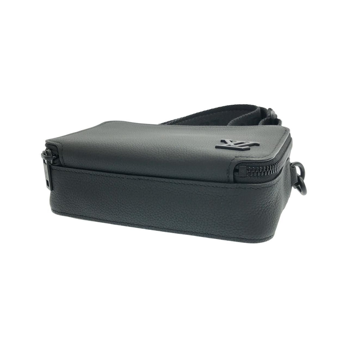 Louis Vuitton LV Aerogram Alpha Wearable Wallet Shoulder Bag — view 3