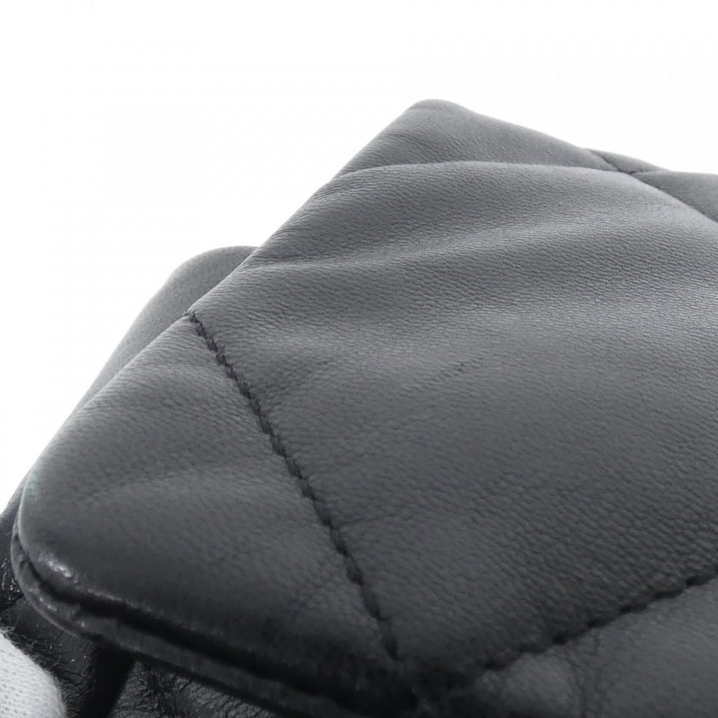 Chanel 19 Line Shoulder Bag — view 4