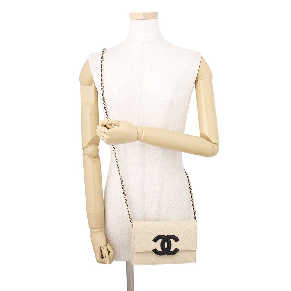 Chanel Chain Wallet CC Logo Caviar Leather Black Shoulder Bag — view 4
