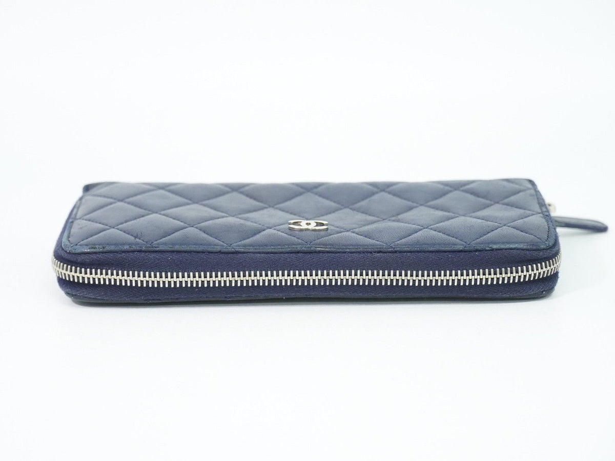 Chanel CC Logo Quilted Zip Around Wallet Lambskin Leather Navy — view 3