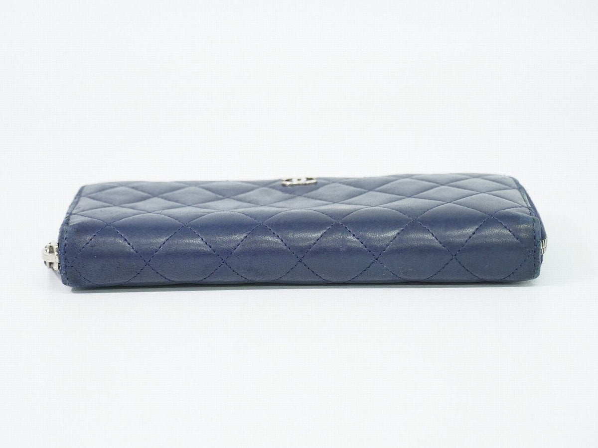 Chanel CC Logo Quilted Zip Around Wallet Lambskin Leather Navy — view 2