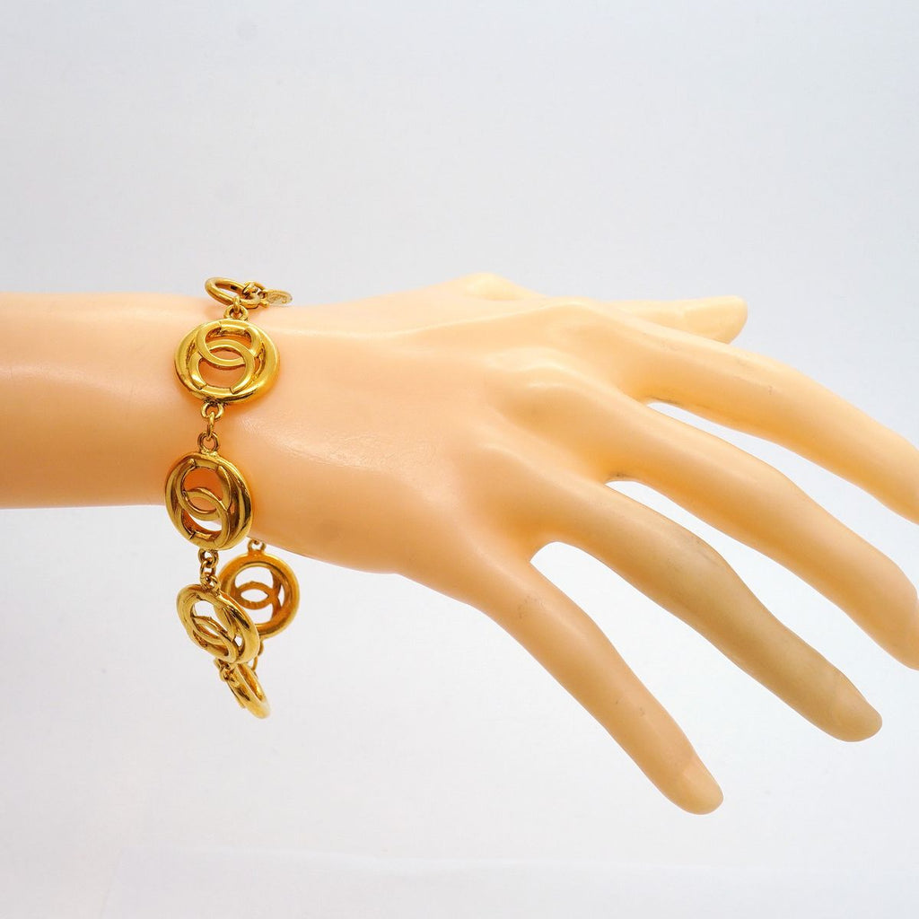 Chanel Bracelet Vintage CC Logo Round Circle Gold Plated — view 7