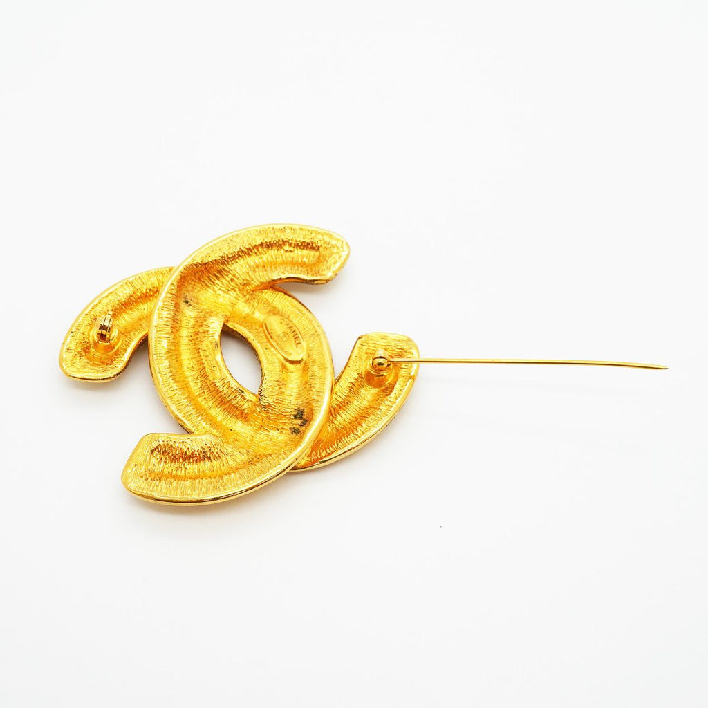 Chanel Brooch Vintage CC Logo Quilted Gold Plated — view 6