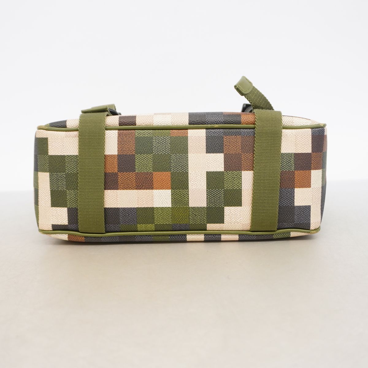Louis Vuitton Shoulder Bag Damoflage LV Trail Messenger Green — view 3