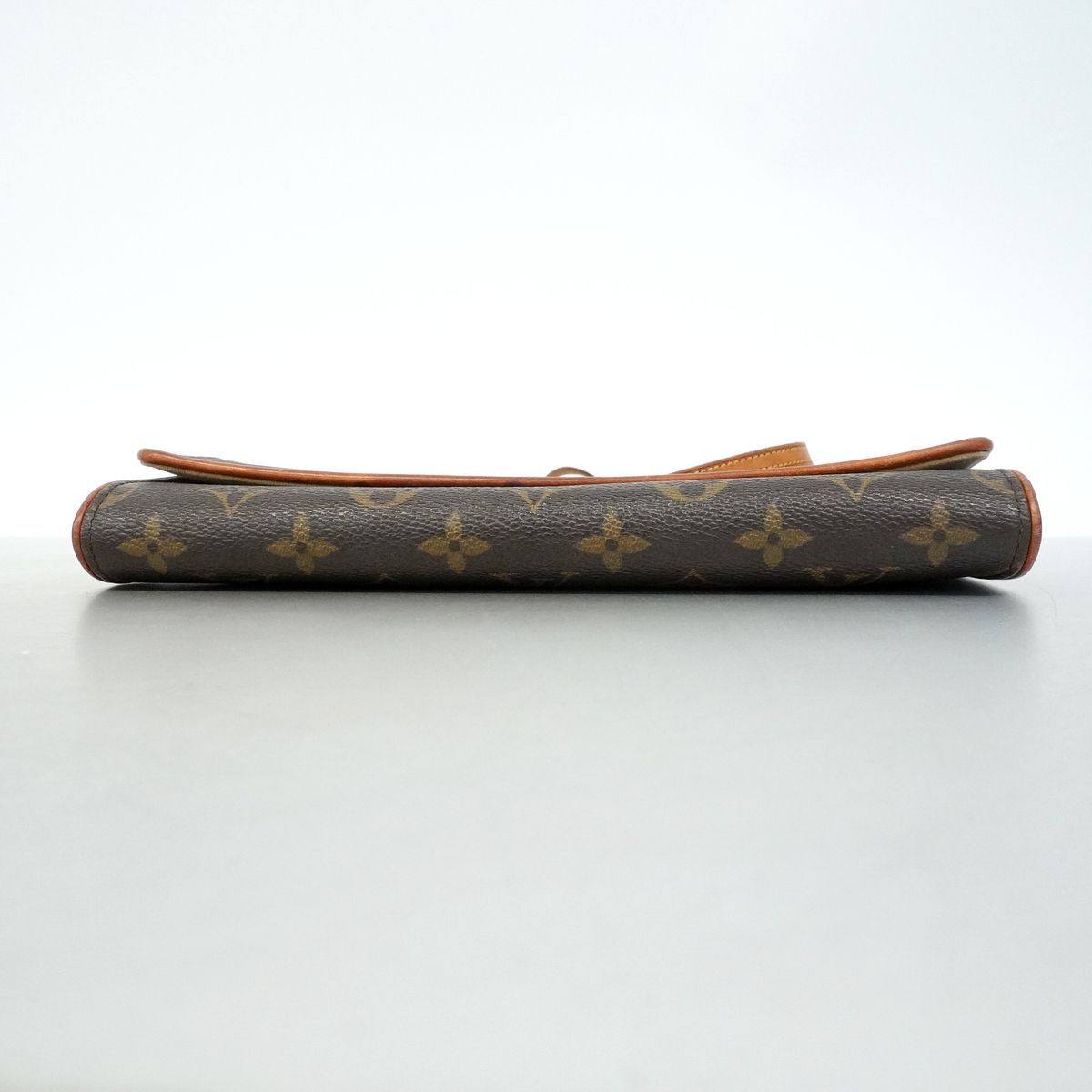 Louis Vuitton Shoulder Bag Monogram Pochette Twin GM Brown — view 3