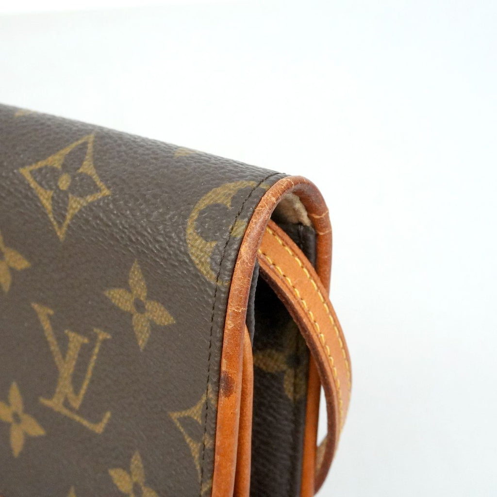 Louis Vuitton Shoulder Bag Monogram Pochette Twin GM Brown — view 6