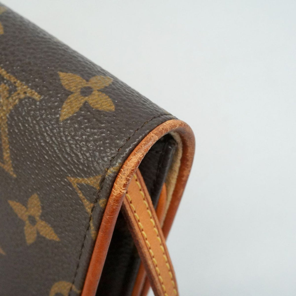 Louis Vuitton Shoulder Bag Monogram Pochette Twin GM Brown — view 8