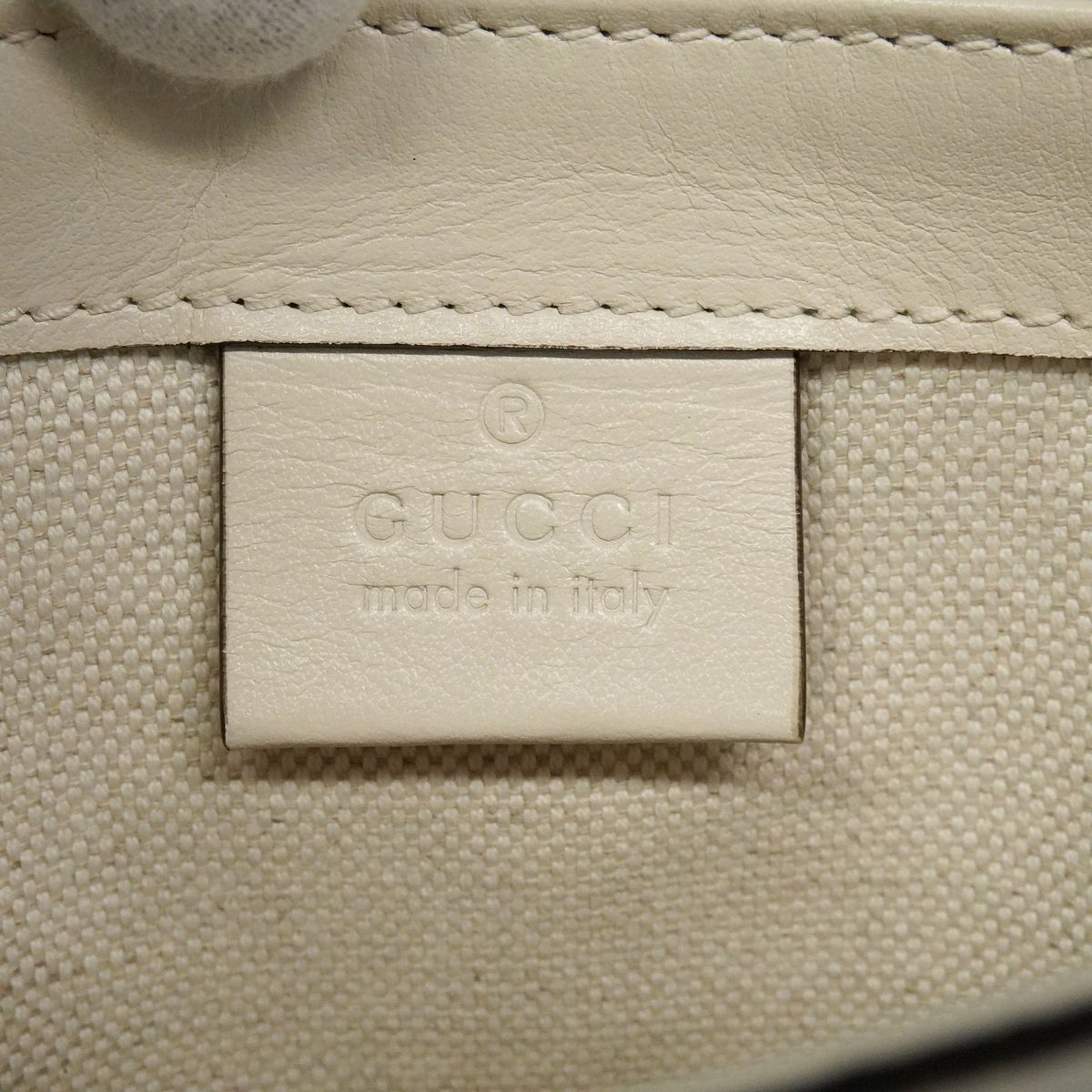 Gucci Shoulder Bag GG Embossed Leather White Silver — view 5