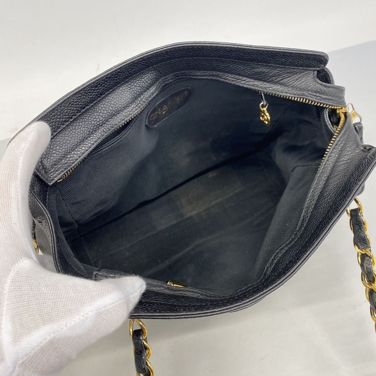 Chanel Shoulder Bag Triple Coco Caviar Leather Black Gold — view 4