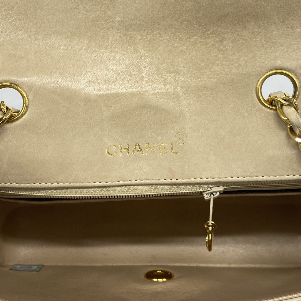 Chanel Shoulder Bag Diana Lambskin Beige Gold — view 5