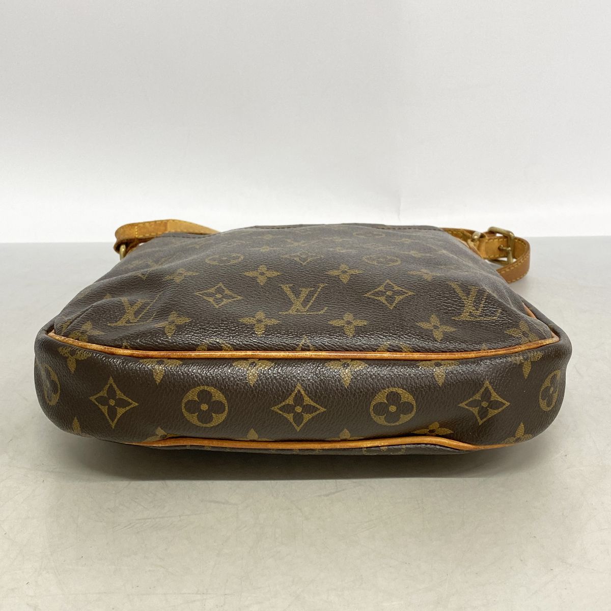 Louis Vuitton Shoulder Bag Monogram Odeon PM Brown — view 3