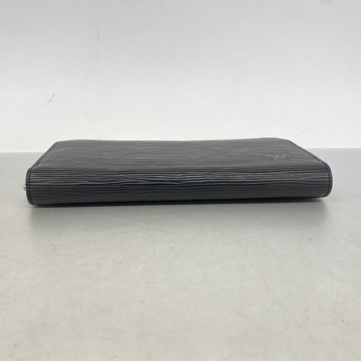 Louis Vuitton Wallet Epi Zippy Noir — view 2