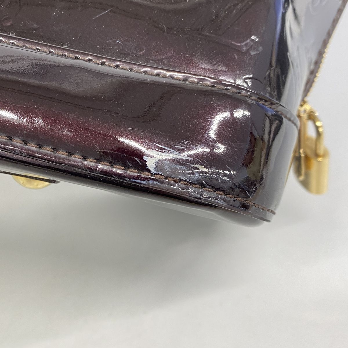 Louis Vuitton Handbag Vernis Alma GM Amarante — view 8