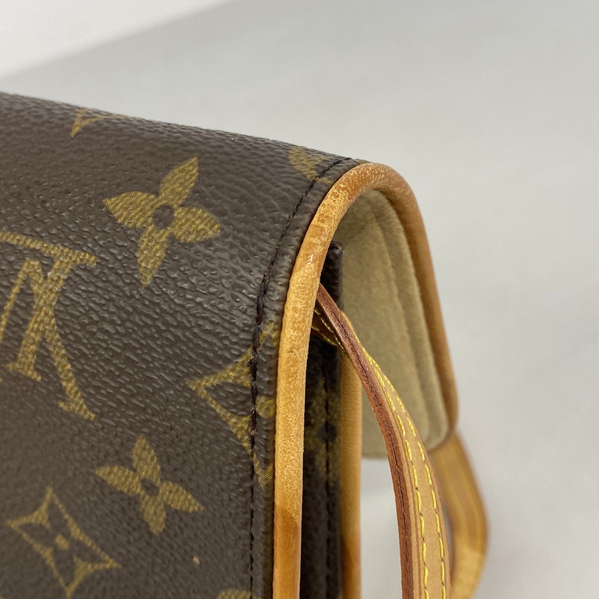 Louis Vuitton Shoulder Bag Monogram Pochette Twin GM Brown — view 6