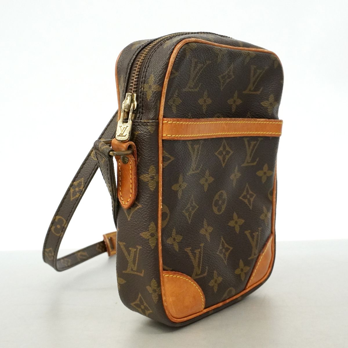 Louis Vuitton Shoulder Bag Monogram Danube Brown — view 2