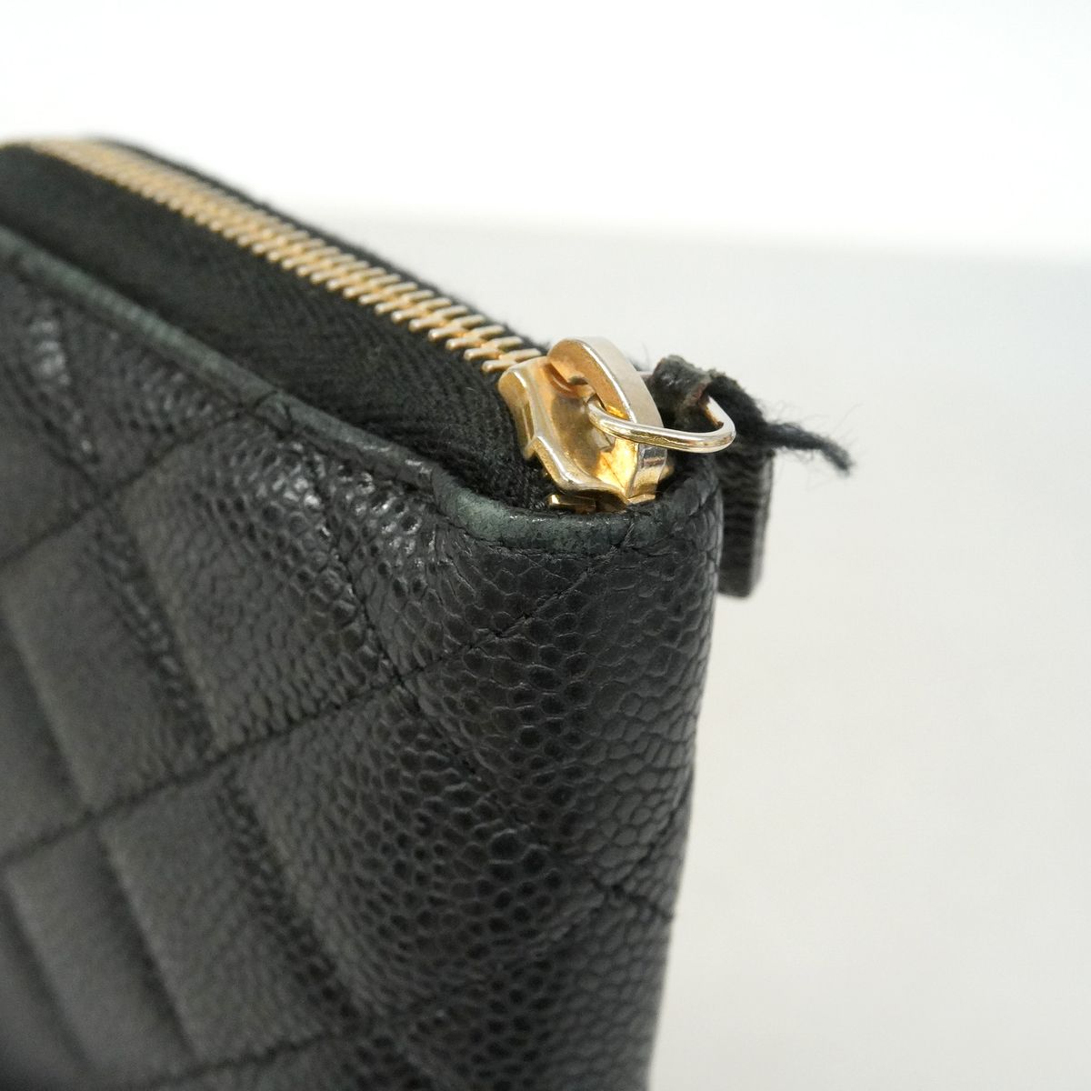 Chanel Wallet Quilted Caviar Leather Black Gold — view 8