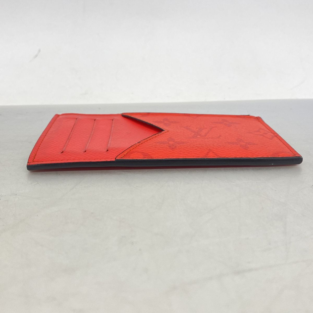Louis Vuitton Taigarama Coin Card Holder Rouge — view 2