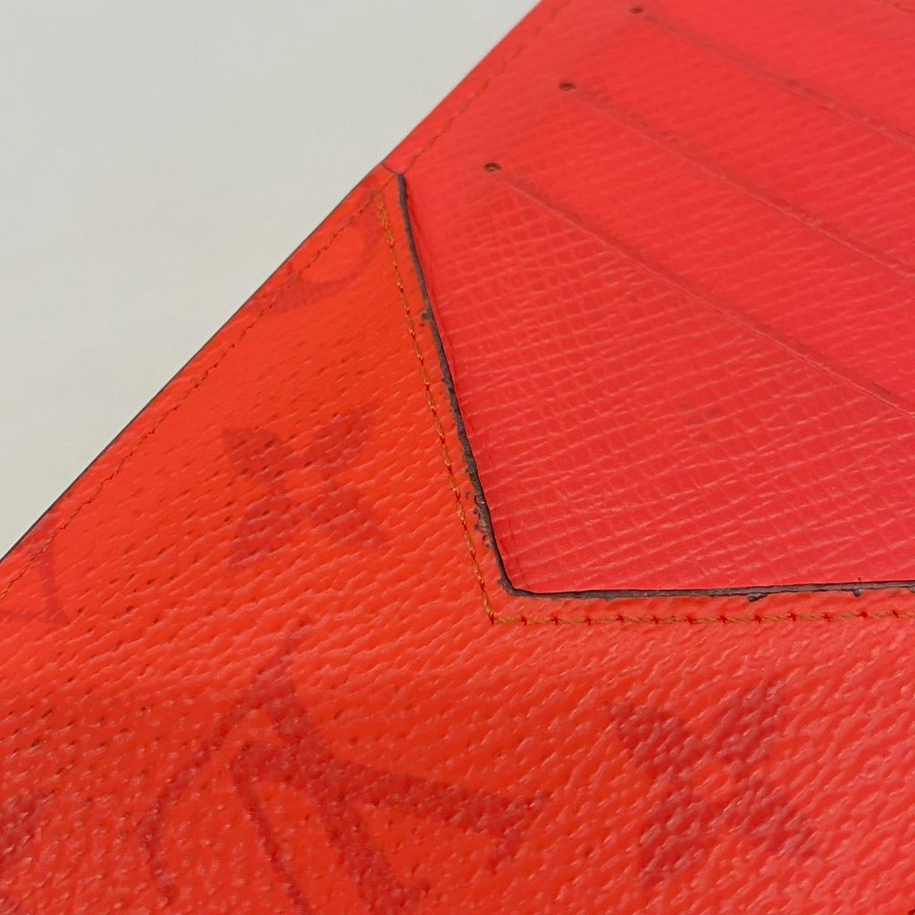 Louis Vuitton Taigarama Coin Card Holder Rouge — view 7