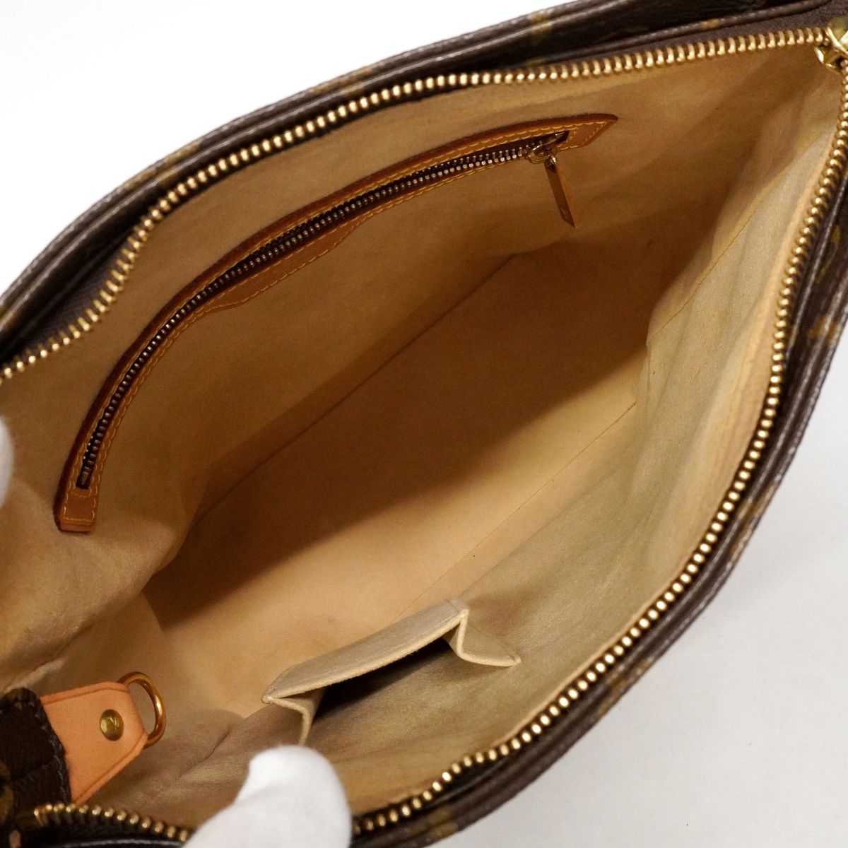 Louis Vuitton Shoulder Bag Monogram Looping GM Brown — view 4