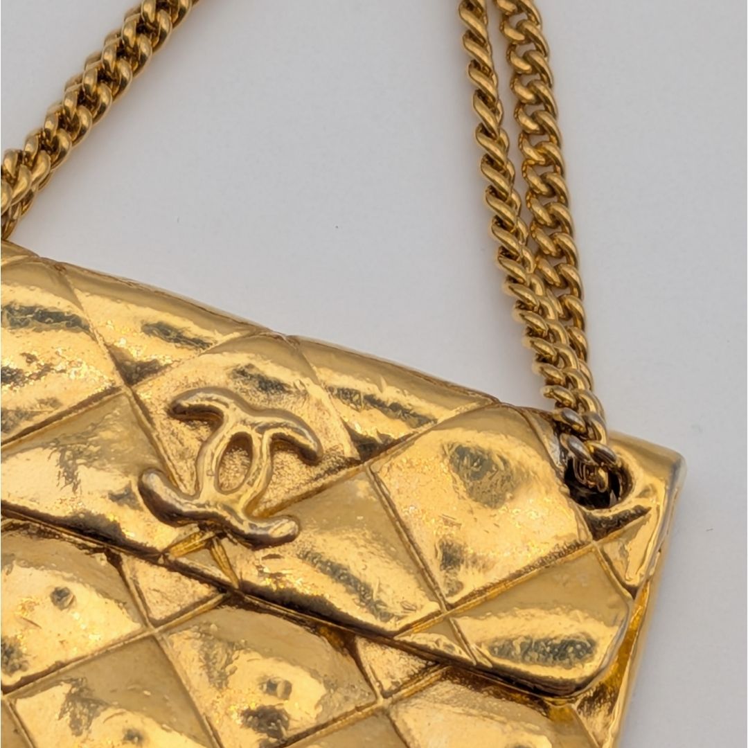 Chanel Brooch Quilted Bag Motif CC Logo Gold Swing Charm First Era Vintage — view 5