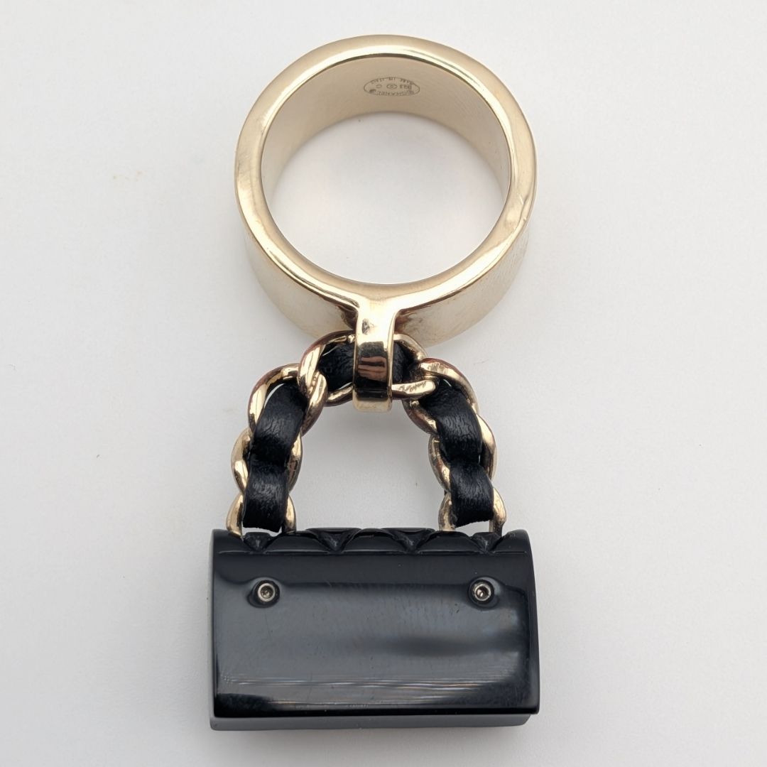 Chanel Ring CC Logo Turnlock Quilted Leather Bag Motif Black Gold — view 6