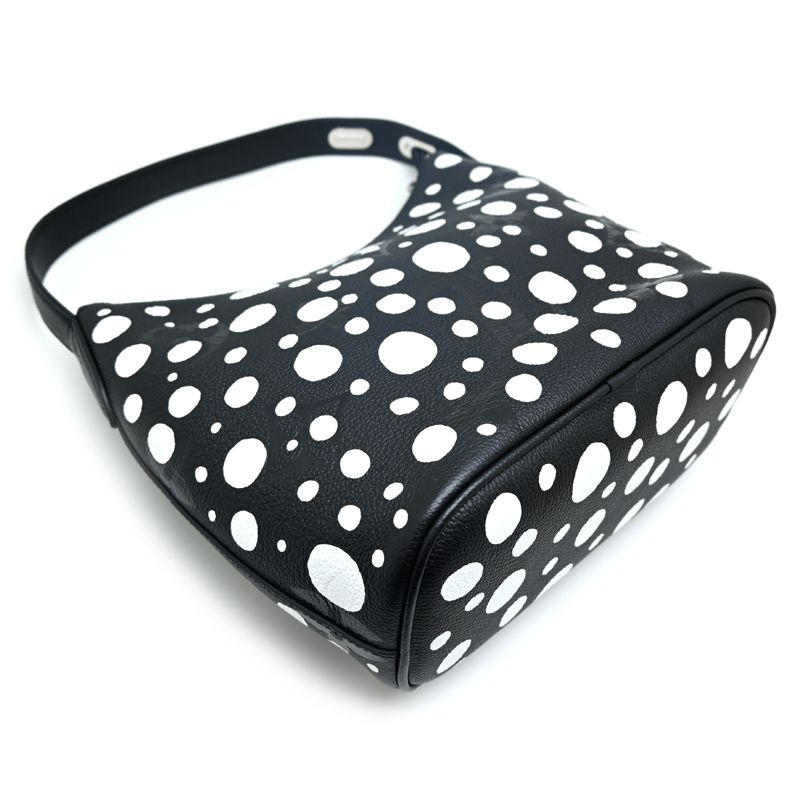 Louis Vuitton Shoulder Bag — view 4