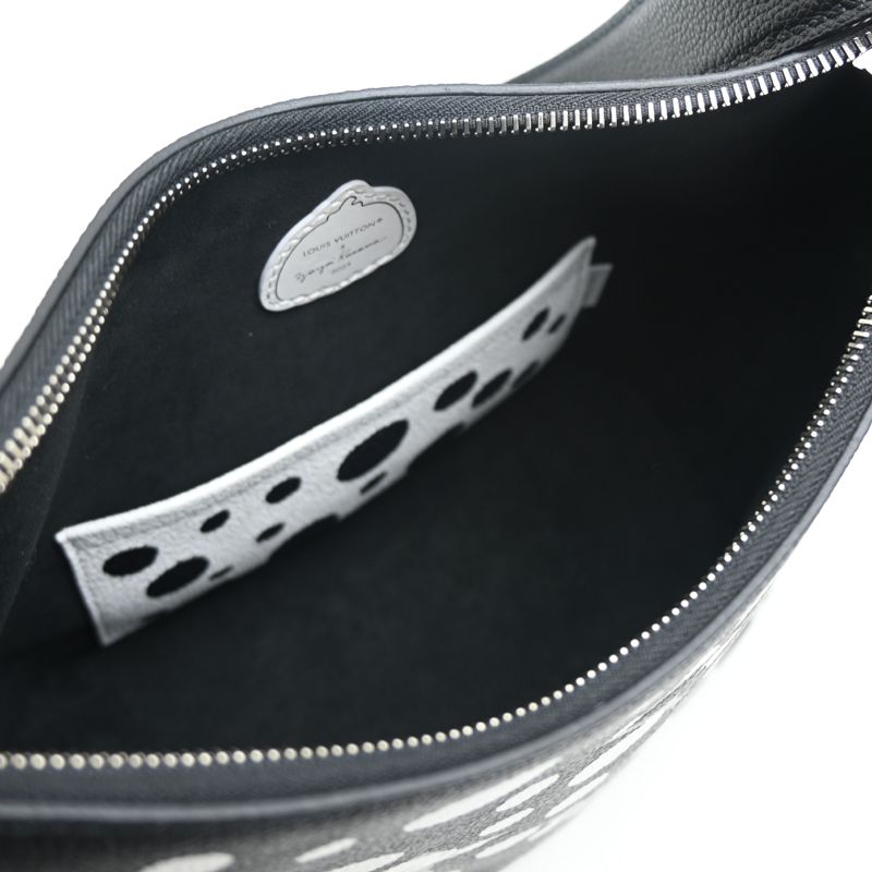 Louis Vuitton Shoulder Bag — view 6