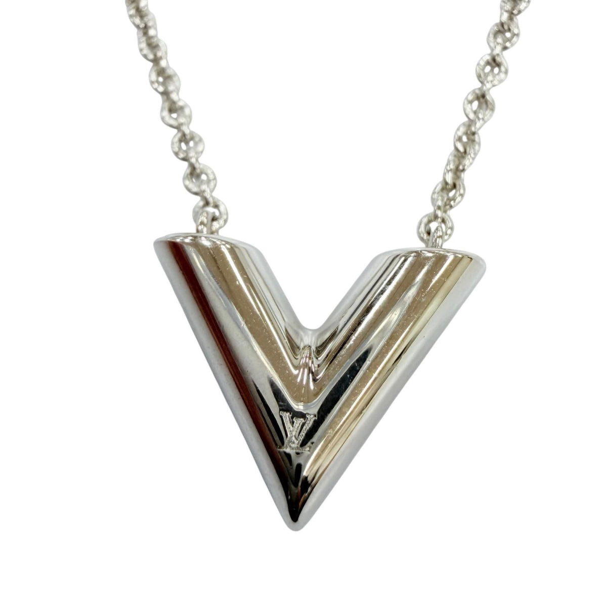 Louis Vuitton Necklace Essential V LV Circle Logo Silver
