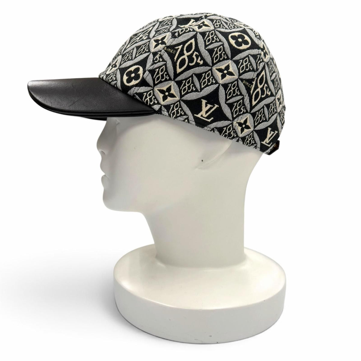 Louis Vuitton Monogram Flower Lambskin Use Hat Cap Black — view 2