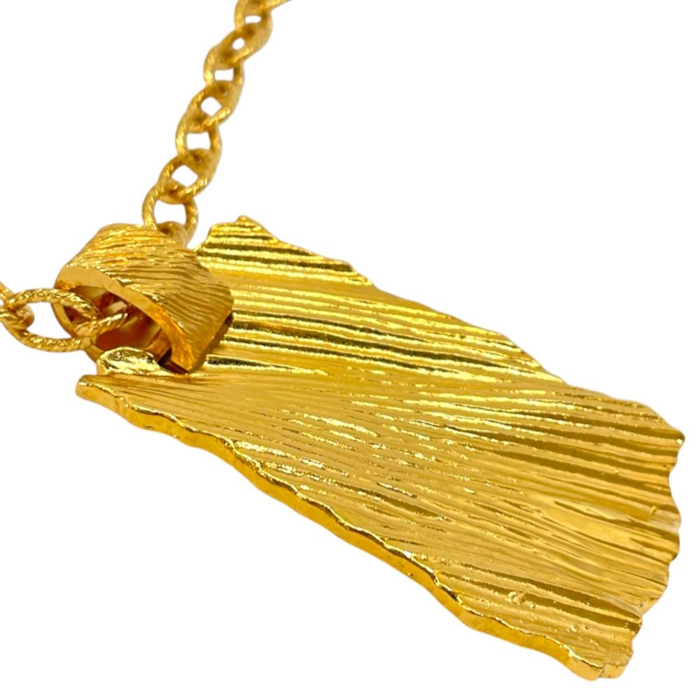Gucci Pendant Interlocking G Plate Metal Gold Necklace — view 4