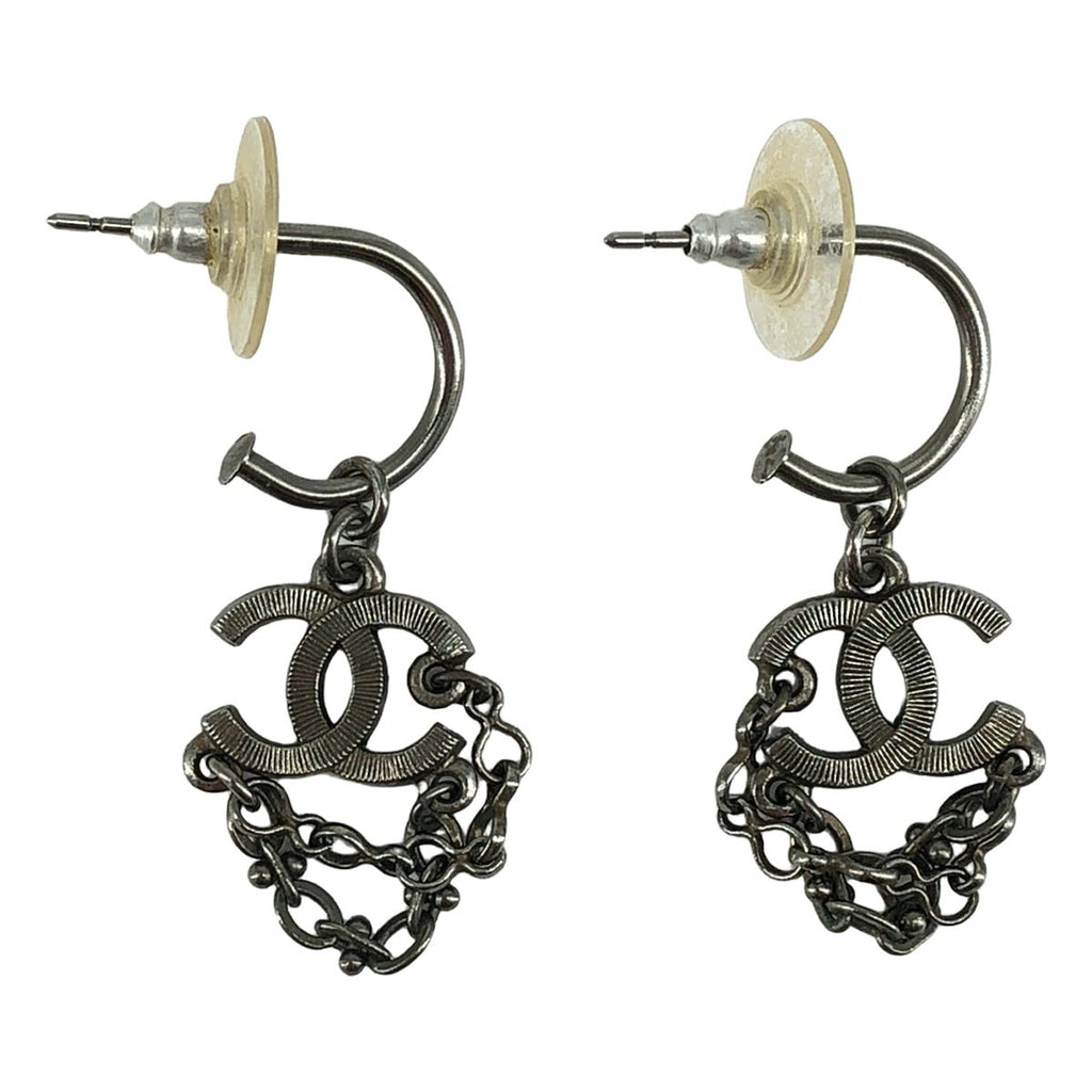 Chanel CC Logo Chain Earrings Silver — view 2