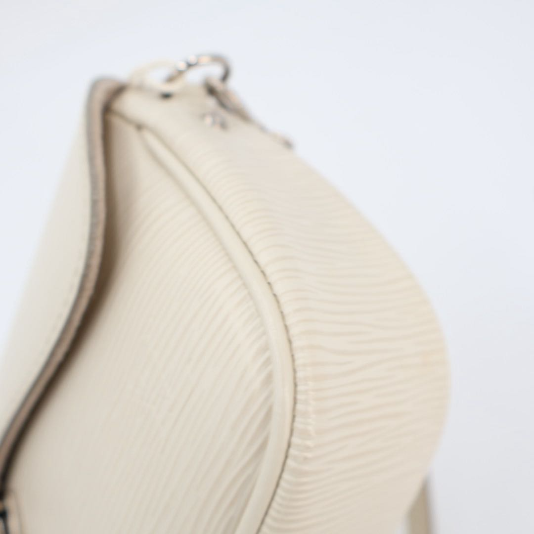 Louis Vuitton Pochette Montaigne Off Shoulder Bag — view 5