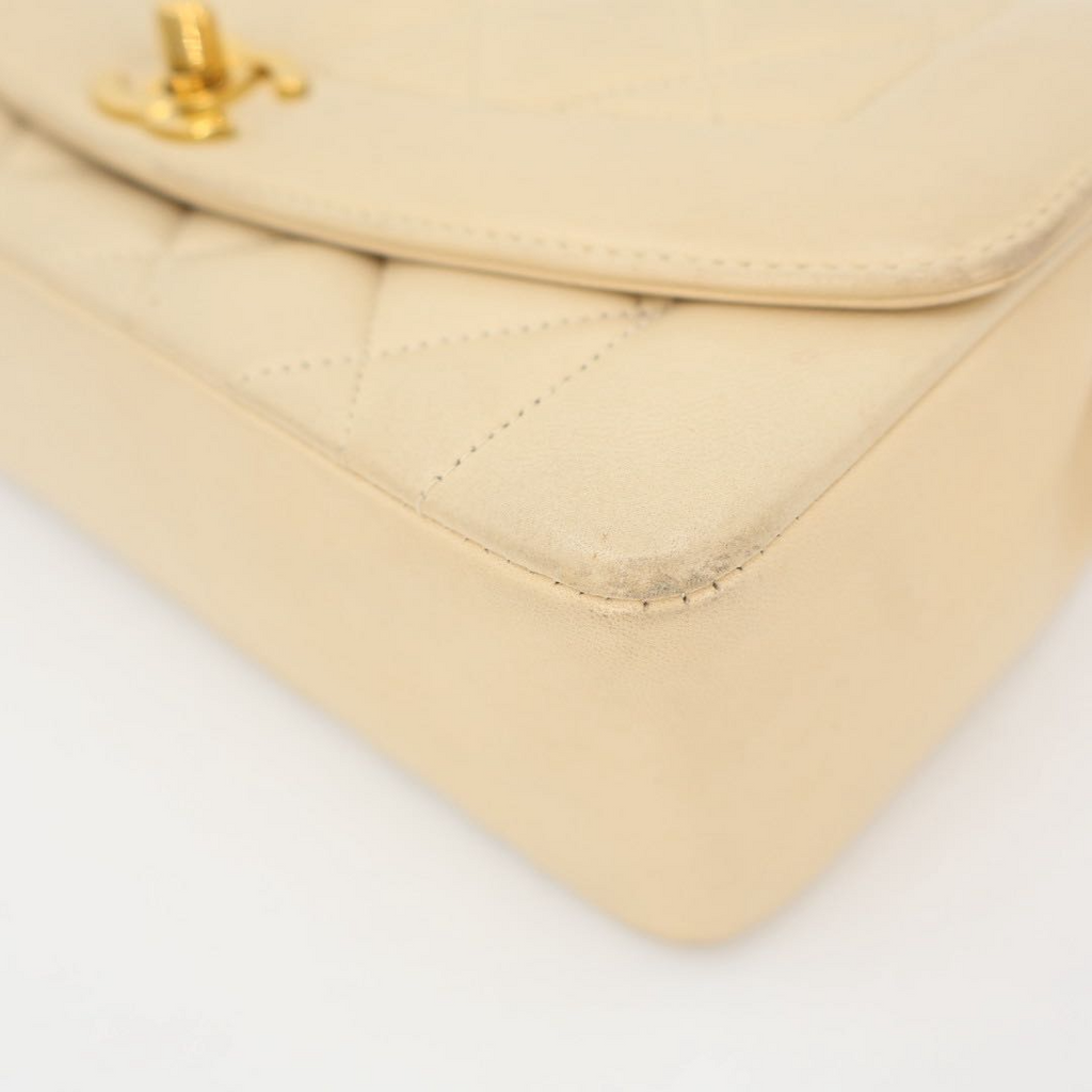 Chanel Shoulder Bag Diana Flap Quilted — view 6