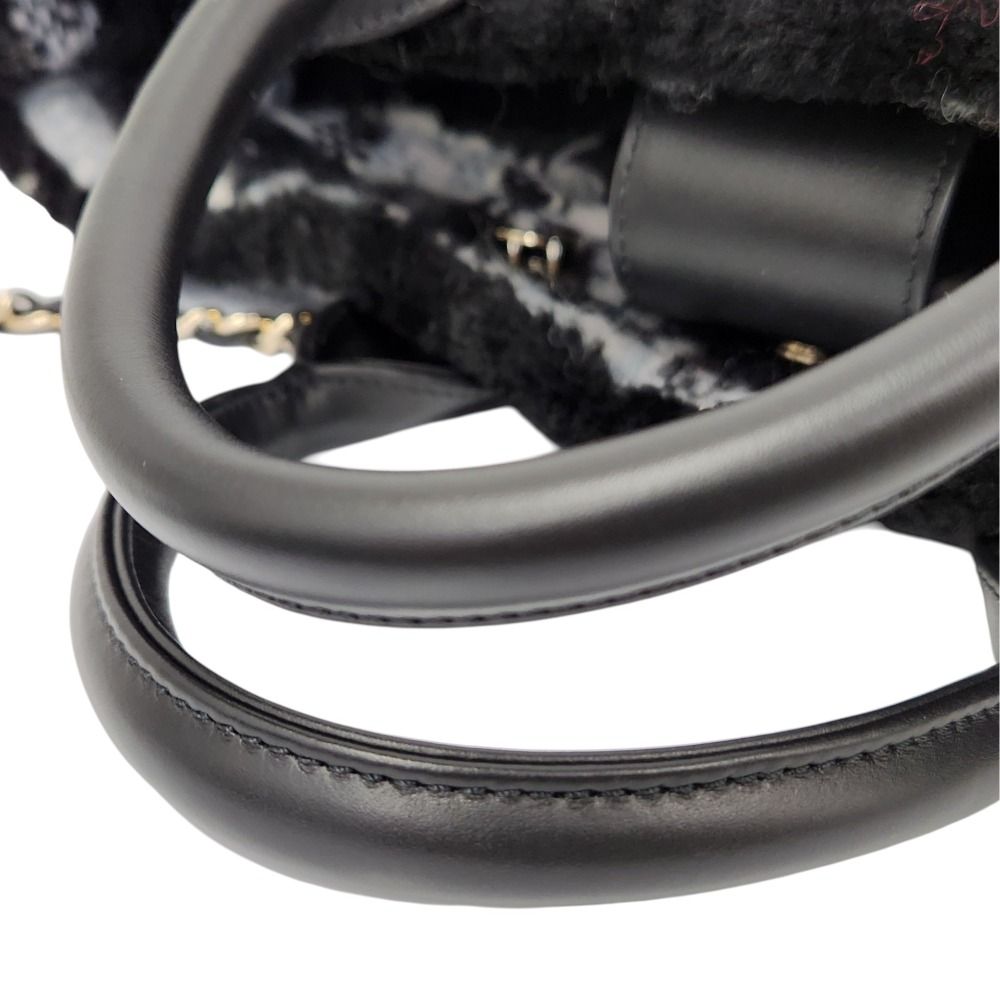 Chanel Coco Neige Collection Tweed Quilted Tote Black — view 8