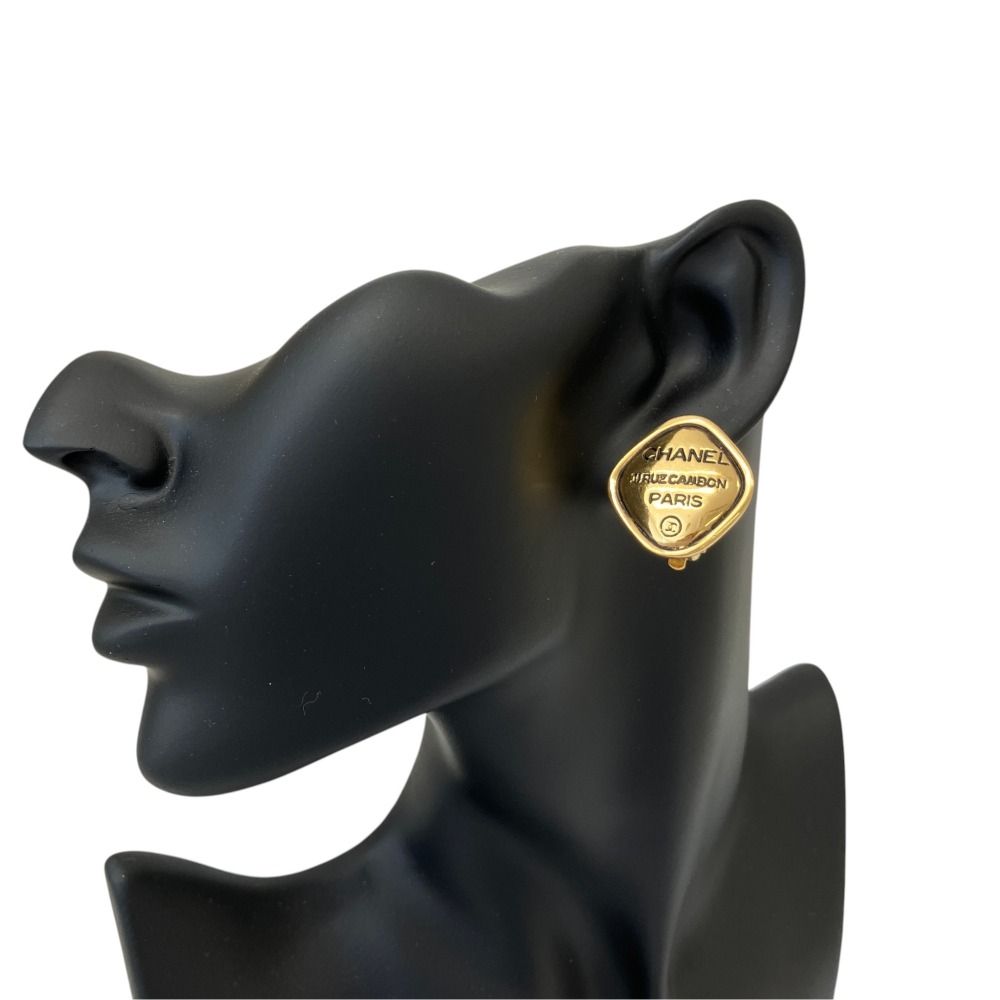 Chanel Cambon Plate Earrings Gold Colored — view 2