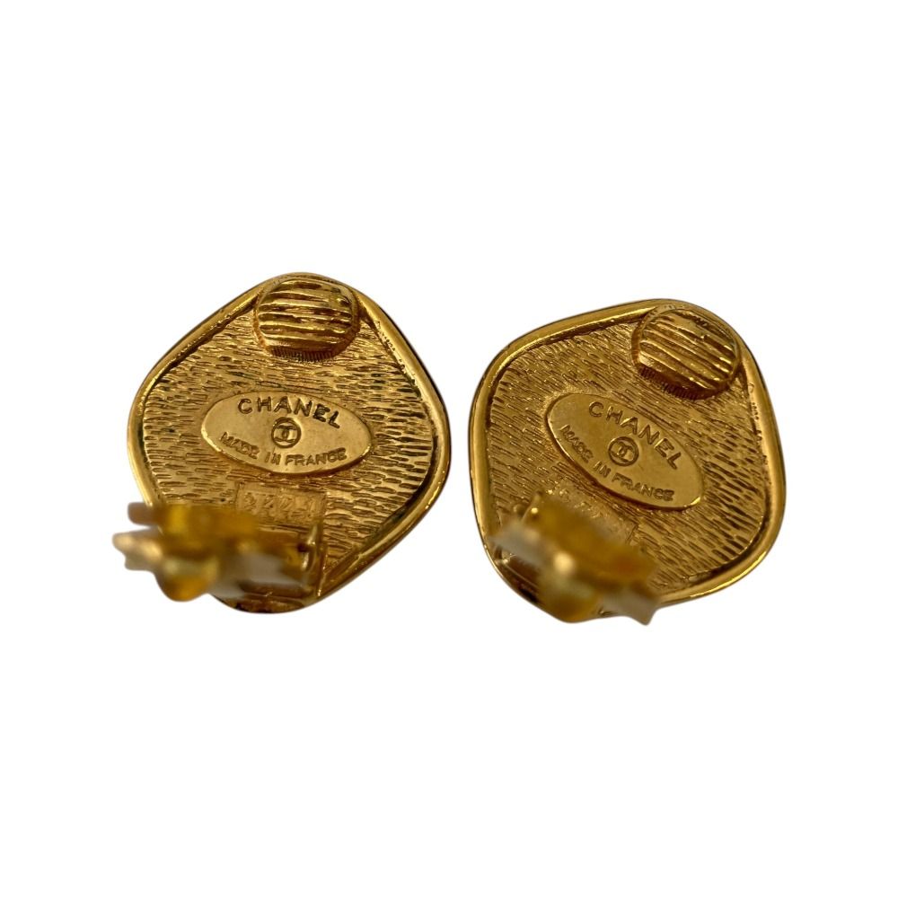 Chanel Cambon Plate Earrings Gold Colored — view 4
