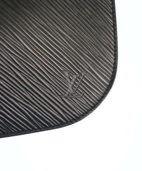 Louis Vuitton Epi Pochette Demilune Handbag Black — view 5