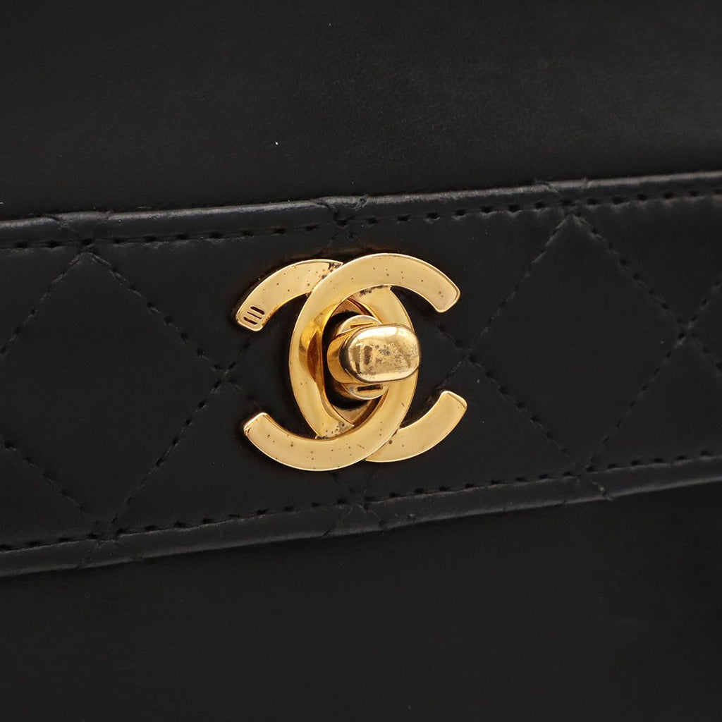 Chanel Quilted CC Logo Chain Shoulder Bag Pochette Leather Black Gold — view 4